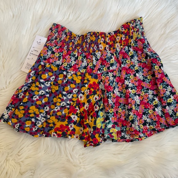 Patrons of Peace Wildflower Shorts - NWT - Size Small - Picture 10 of 11